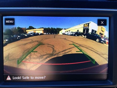 Used 2017 Volkswagen GTI SE image 12