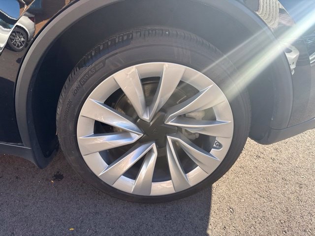 Used 2026 Tesla Model Y Long Range AWD/4WD image 18