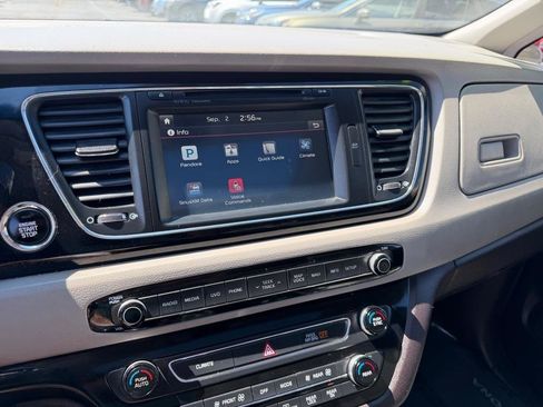 Used 2016 Kia Sedona SX Limited FWD image 46