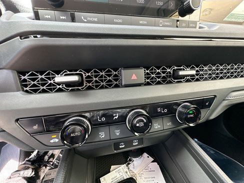 New 2025 Honda Accord SE image 12