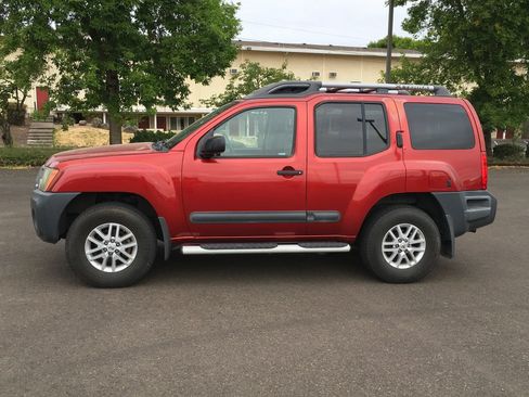 Used 2015 Nissan Xterra S w/ Value Package AWD/4WD image 3