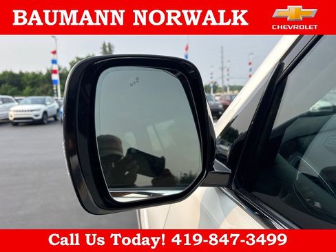 Used 2023 Nissan Armada SL w/ Captain's Chairs Package AWD/4WD image 13