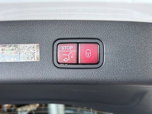 Used 2026 Mercedes-Benz GLC 300 4MATIC image 27