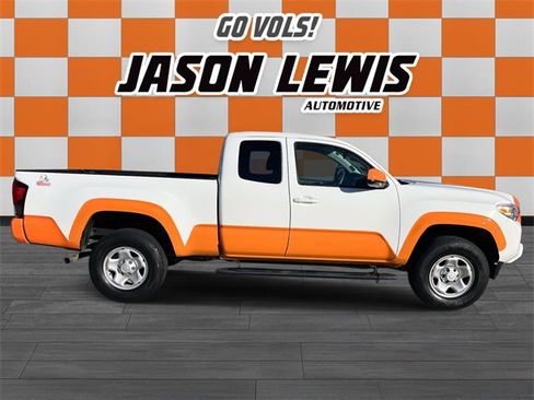 Used 2019 Toyota Tacoma SR image 2