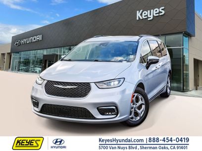 Used 2023 Chrysler Pacifica Limited