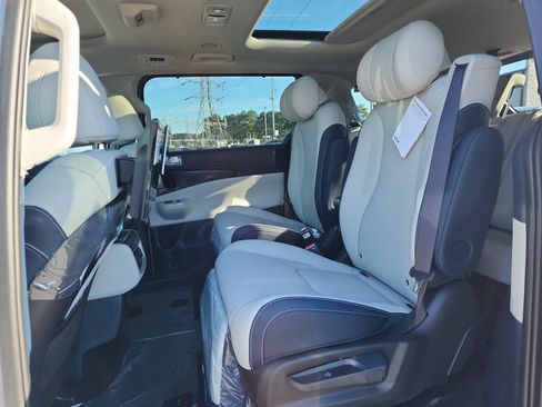 New 2026 Kia Carnival SX Prestige image 6