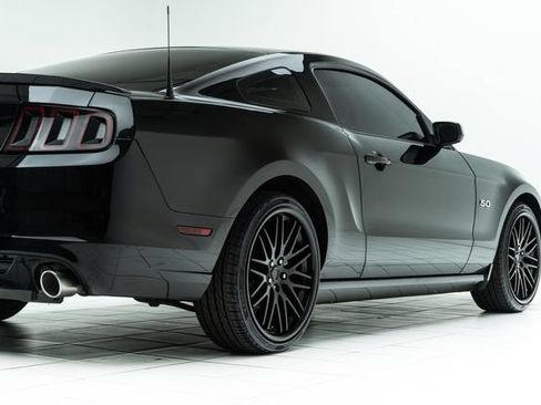 Used 2013 Ford Mustang GT RWD image 13
