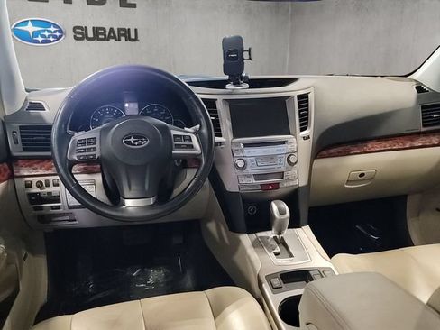 Used 2012 Subaru Outback 2.5i Limited AWD/4WD image 2