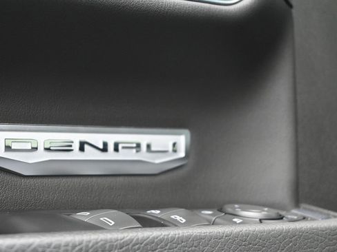 Used 2022 GMC Sierra 1500 Denali image 12
