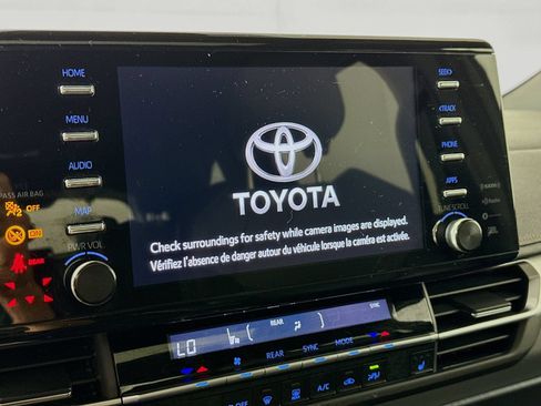 Used 2022 Toyota Sienna XLE Woodland Edition AWD/4WD image 14
