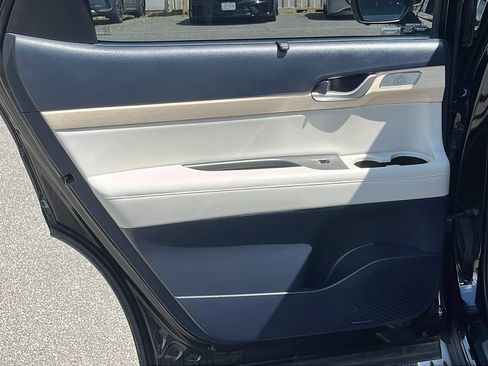 Used 2023 Hyundai Palisade Limited w/ Cargo Package AWD/4WD image 19