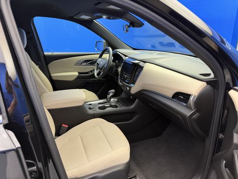 Used 2023 Chevrolet Traverse LS FWD image 23