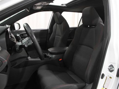 Used 2023 Toyota RAV4 SE image 5