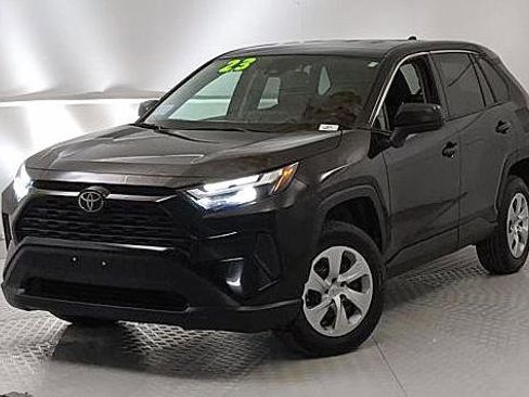 Used 2024 Toyota RAV4 LE image 6