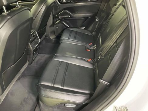 Used 2019 Porsche Cayenne AWD/4WD image 19