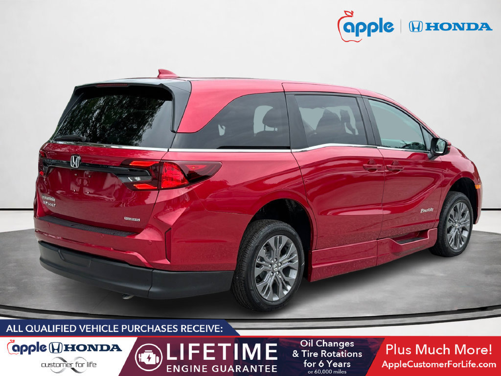 Used 2026 Honda Odyssey Touring image 3