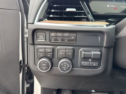 Certified 2025 Chevrolet Tahoe High Country AWD/4WD image 31