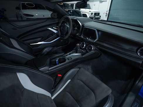 Used 2018 Chevrolet Camaro SS image 29