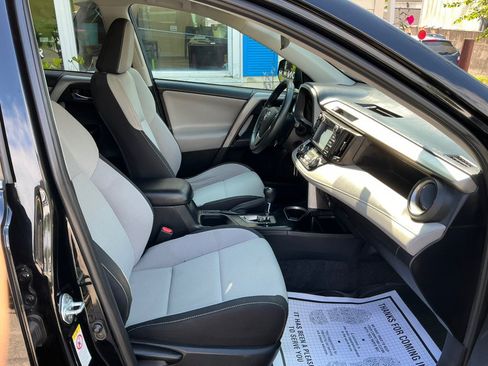 Used 2016 Toyota RAV4 XLE AWD/4WD image 30