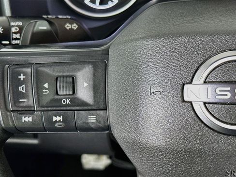 Used 2025 Nissan Rogue S FWD image 11