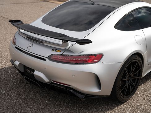 Used 2018 Mercedes-Benz AMG GT R image 17