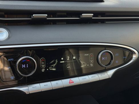 Used 2025 Genesis GV70 2.5T image 22