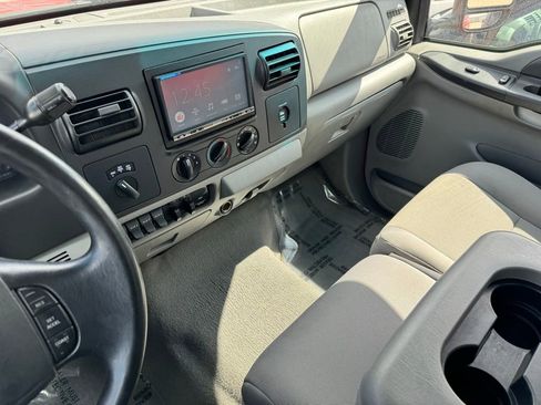 Used 2006 Ford F350 XLT image 19