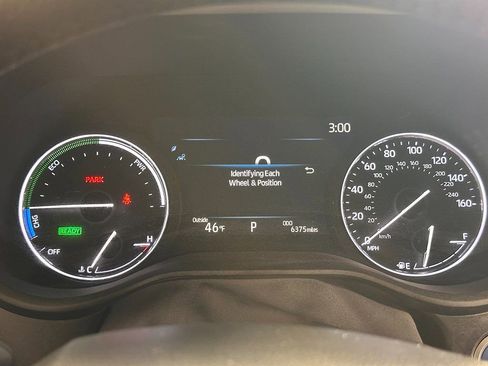 Used 2024 Toyota Sienna Limited FWD image 42