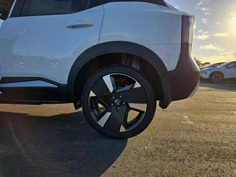 New 2026 Nissan Kicks SR w/ Cold Weather Package image 34