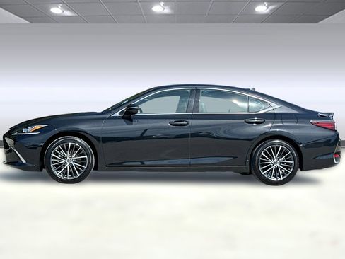 Used 2025 Lexus ES 300h w/ Premium Package image 2
