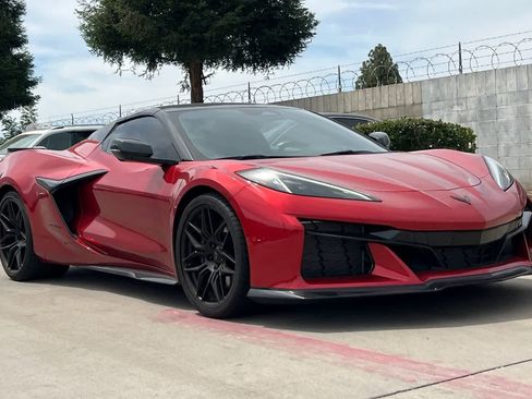 Used 2024 Chevrolet Corvette Z06 RWD image 8