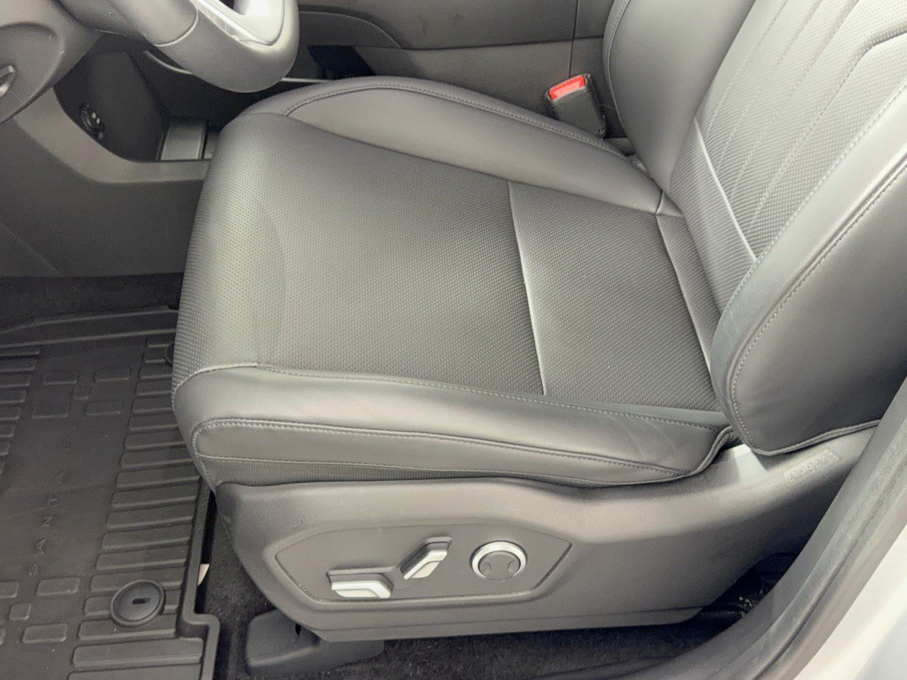 Certified 2026 Hyundai Santa Fe SEL FWD image 16