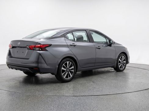 Used 2025 Nissan Versa SV image 9