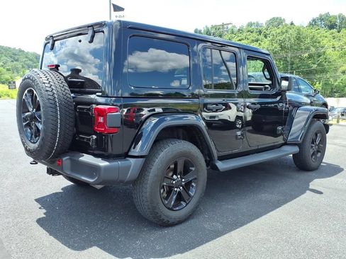 Used 2021 Jeep Wrangler Unlimited Sahara AWD/4WD image 6
