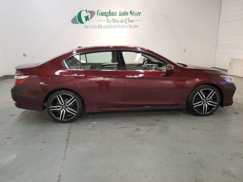 Used 2016 Honda Accord Touring image 7