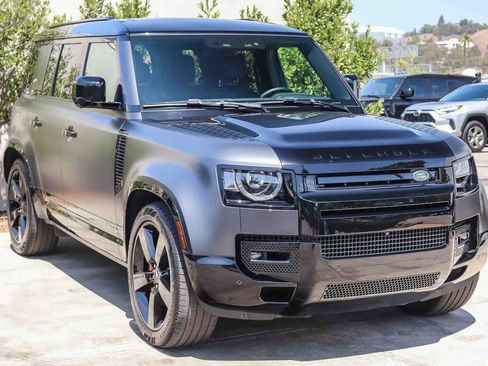 Used 2024 Land Rover Defender 110 X AWD/4WD image 3