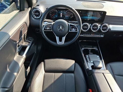 Used 2022 Mercedes-Benz GLB 250 4MATIC image 11