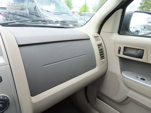 Used 2010 Ford Escape XLT FWD image 17