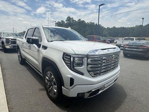 Used 2023 GMC Sierra 1500 Denali w/ Denali Reserve Package AWD/4WD image 9