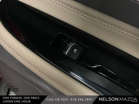 Used 2022 Lincoln Corsair FWD w/ Premium Package image 40