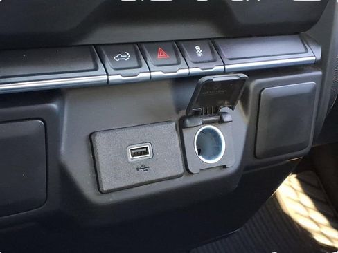 Used 2020 Chevrolet Silverado 1500 Custom w/ Custom Value Package AWD/4WD image 15