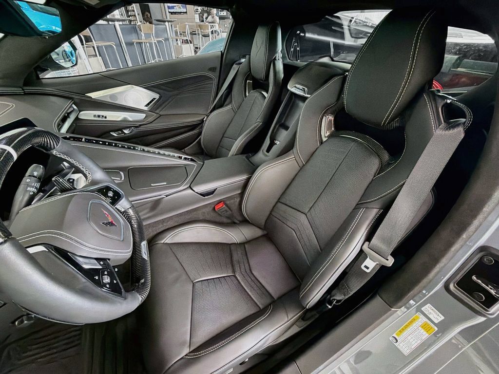 Used 2025 Chevrolet Corvette Z06 RWD image 22