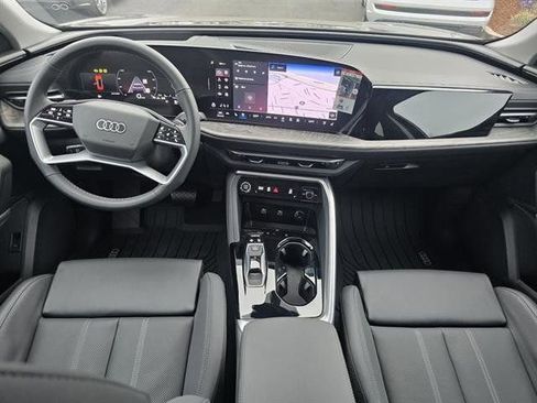 Used 2025 Audi Q5 Premium Plus image 11