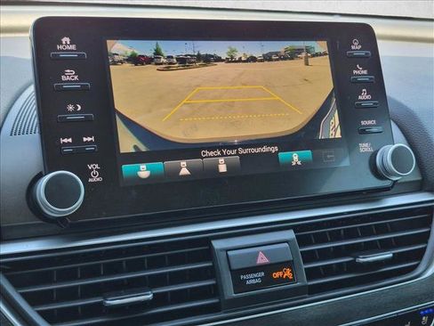 Used 2018 Honda Accord Touring image 14