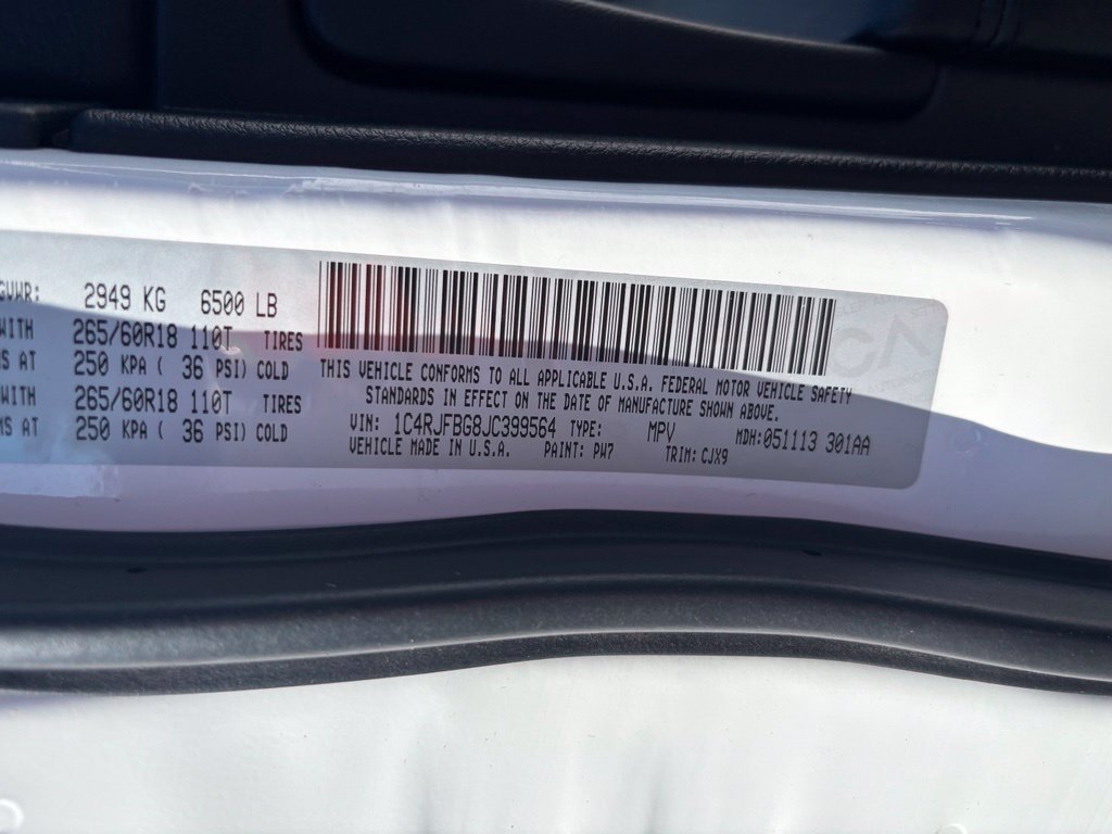 Used 2018 Jeep Grand Cherokee Limited AWD/4WD image 14