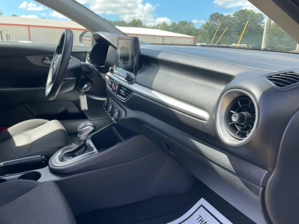 Used 2020 Kia Forte LXS FWD image 18