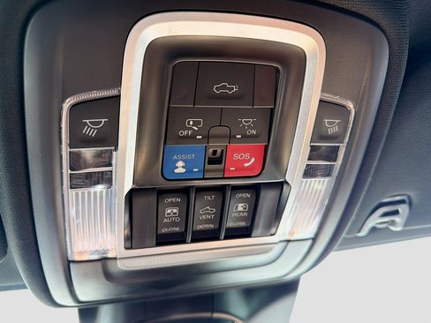 Used 2023 RAM 2500 Limited image 46