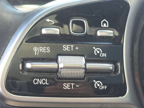 Used 2022 Mercedes-Benz GLA 250 4MATIC image 33