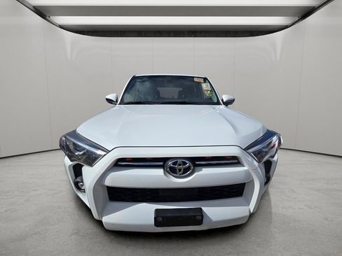 Used 2023 Toyota 4Runner SR5 AWD/4WD image 12