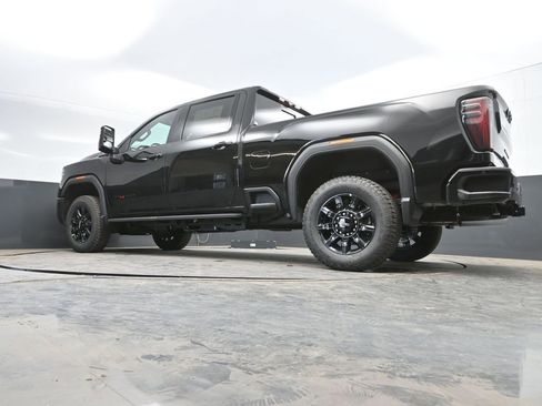 New 2026 GMC Sierra 2500 AT4 w/ AT4 Premium Plus Package AWD/4WD image 35